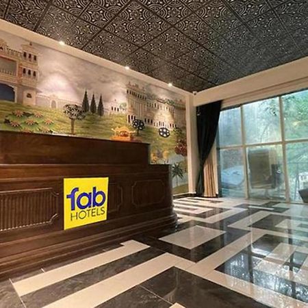 Fabhotel Prime The Seven Seeds Ню Делхи Екстериор снимка